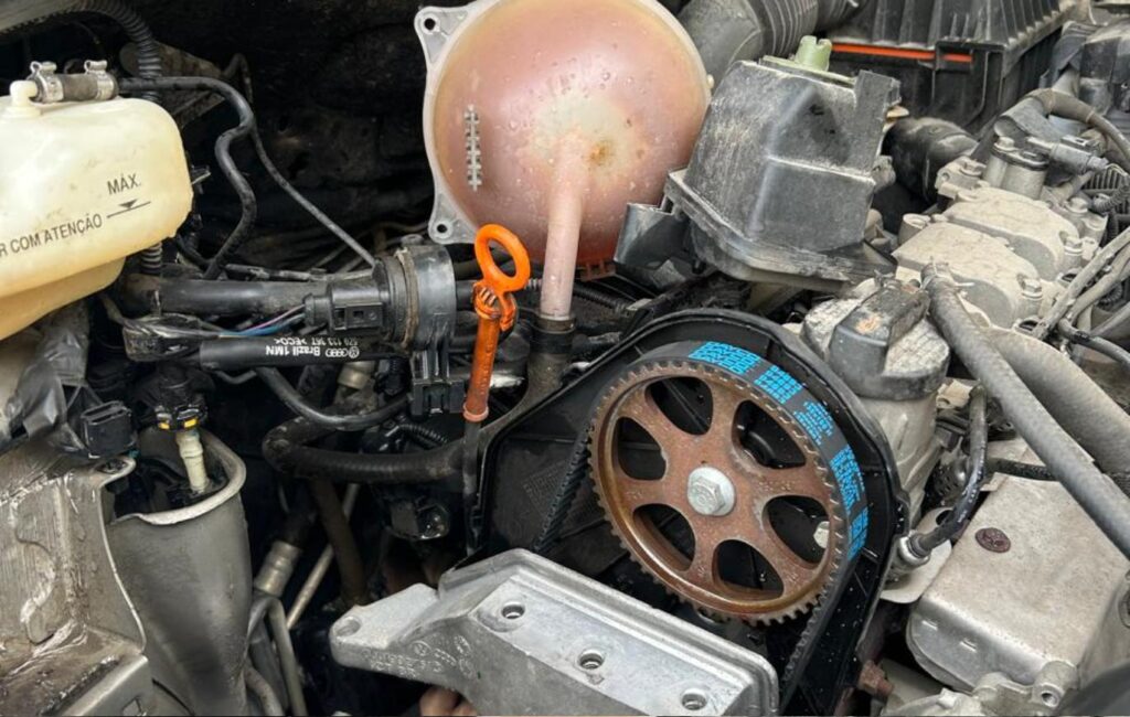 Manutenção e mecânica geral de motor automotivo na AJZ Mecânica em Joinville