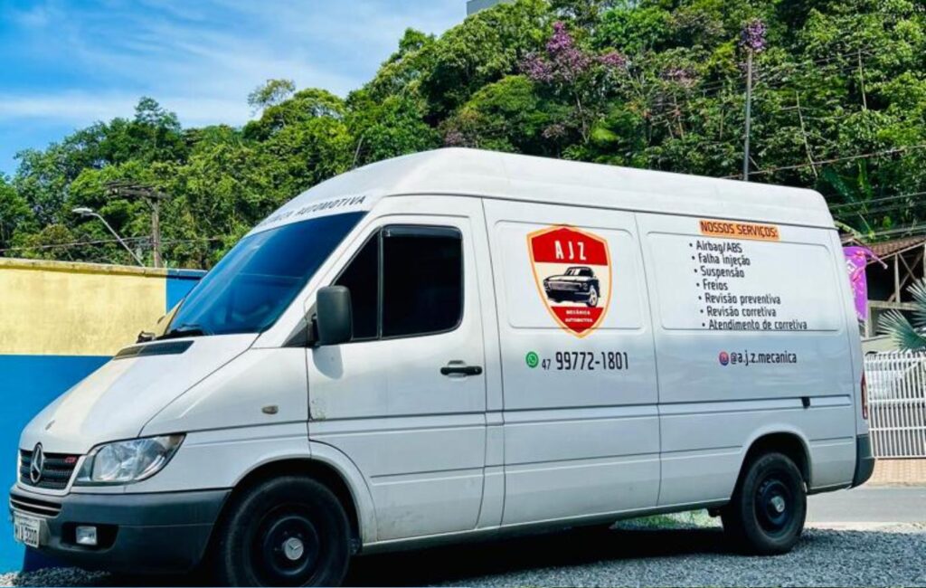 Van oficina móvel da AJZ Mecânica em Joinville